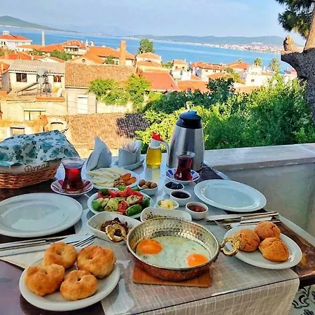 Kastoria Tarihi Konuk Evi * Ayvalı